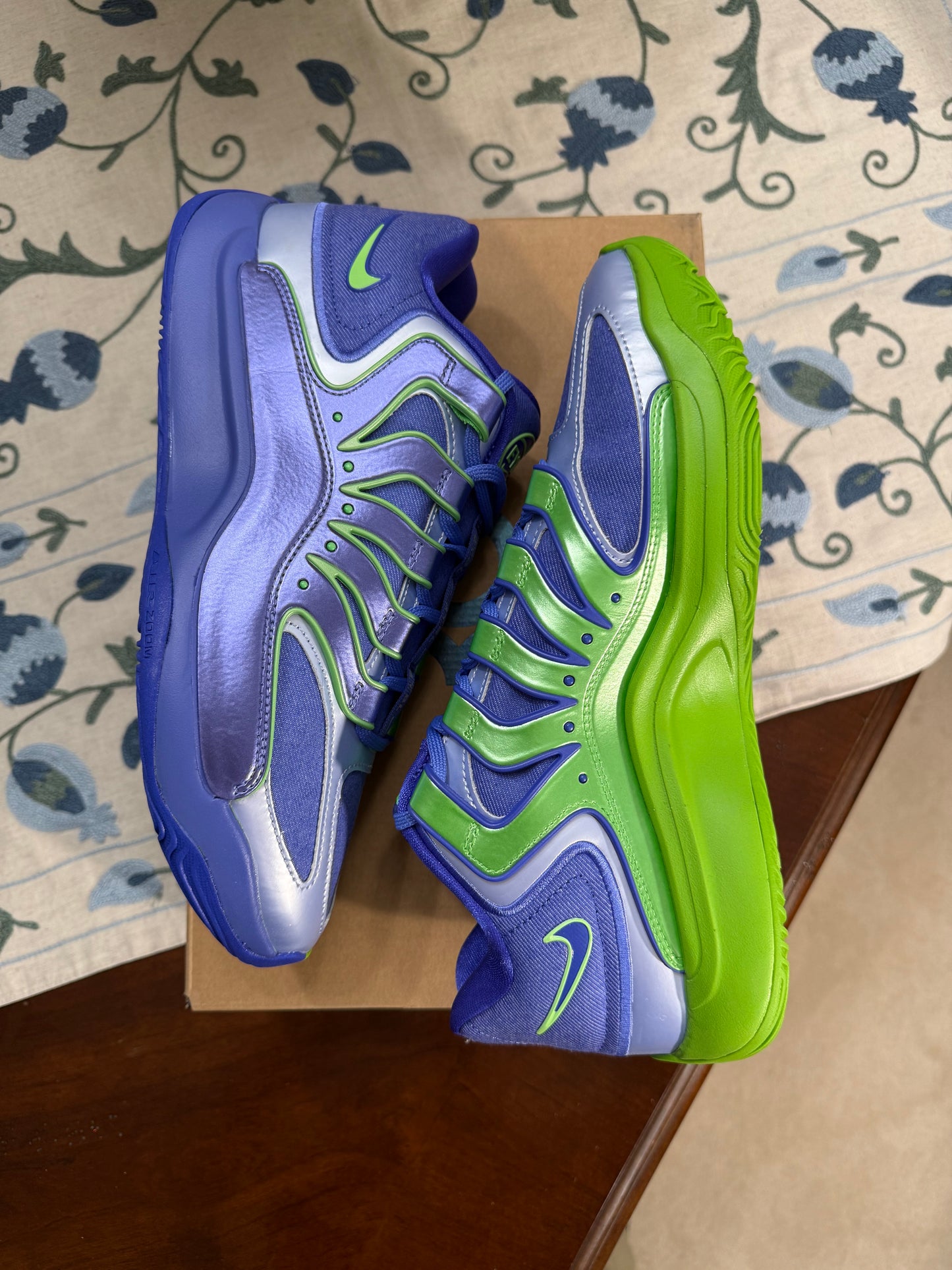 KD 18 EYBL