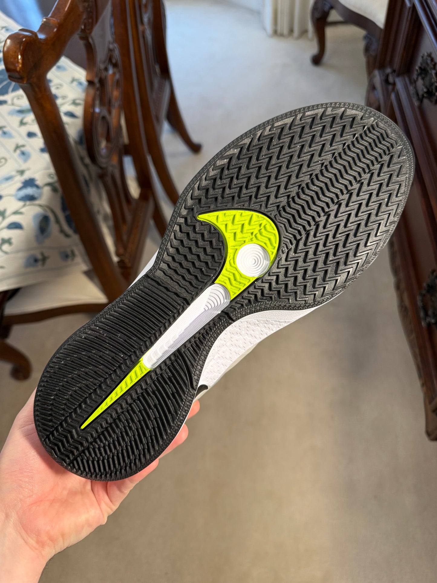 Sabrina 2 TB White Black