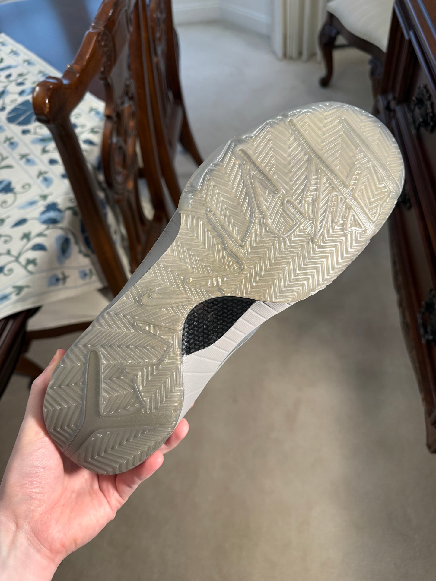 Kobe 4 Fade to Black