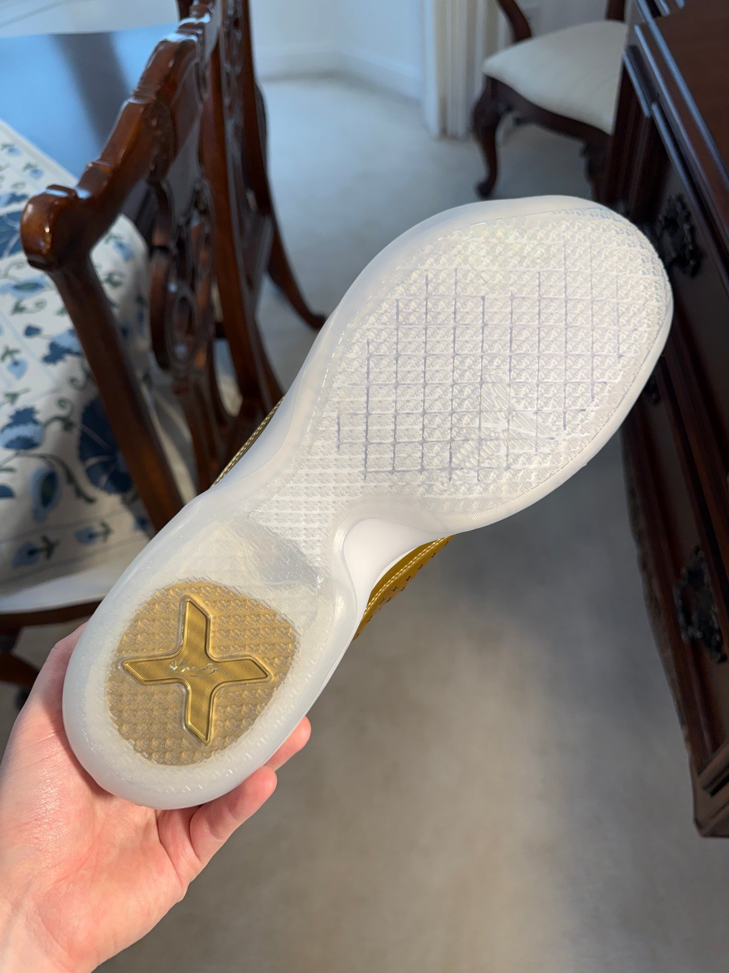 Kobe 10 EXT Liquid Gold