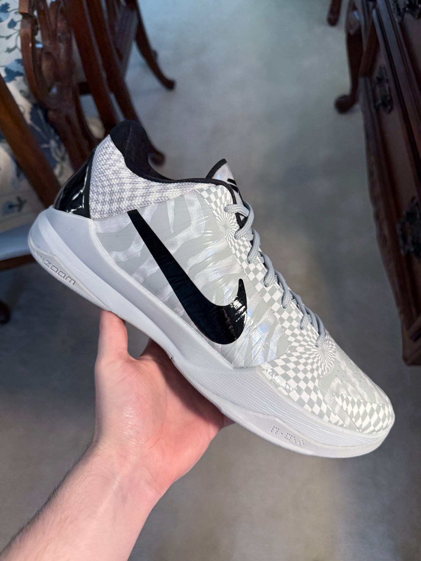 Kobe 5 Protro Derozan Zebra