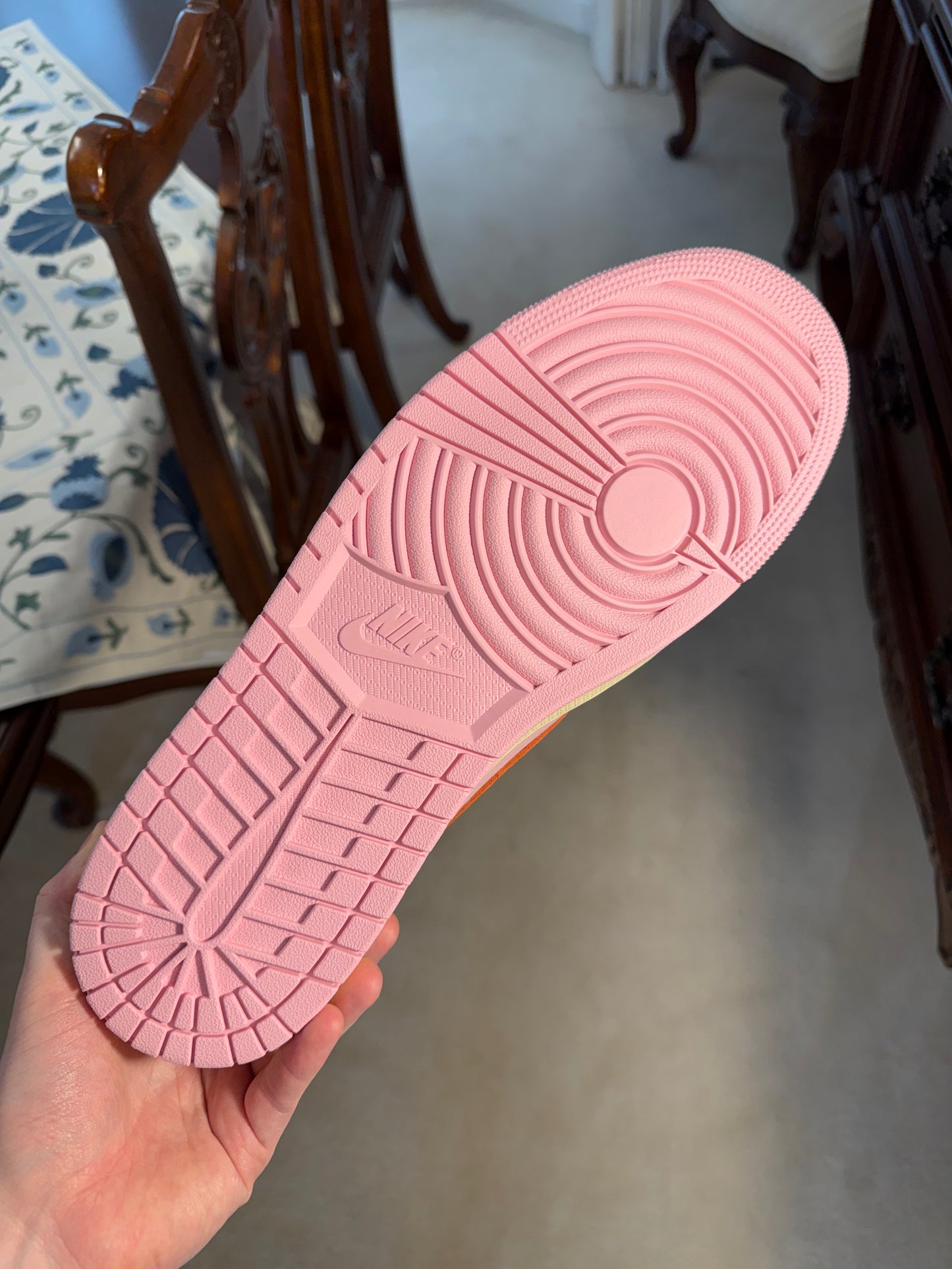 Jordan Retro 1 Low Travis Scott Tropical Pink