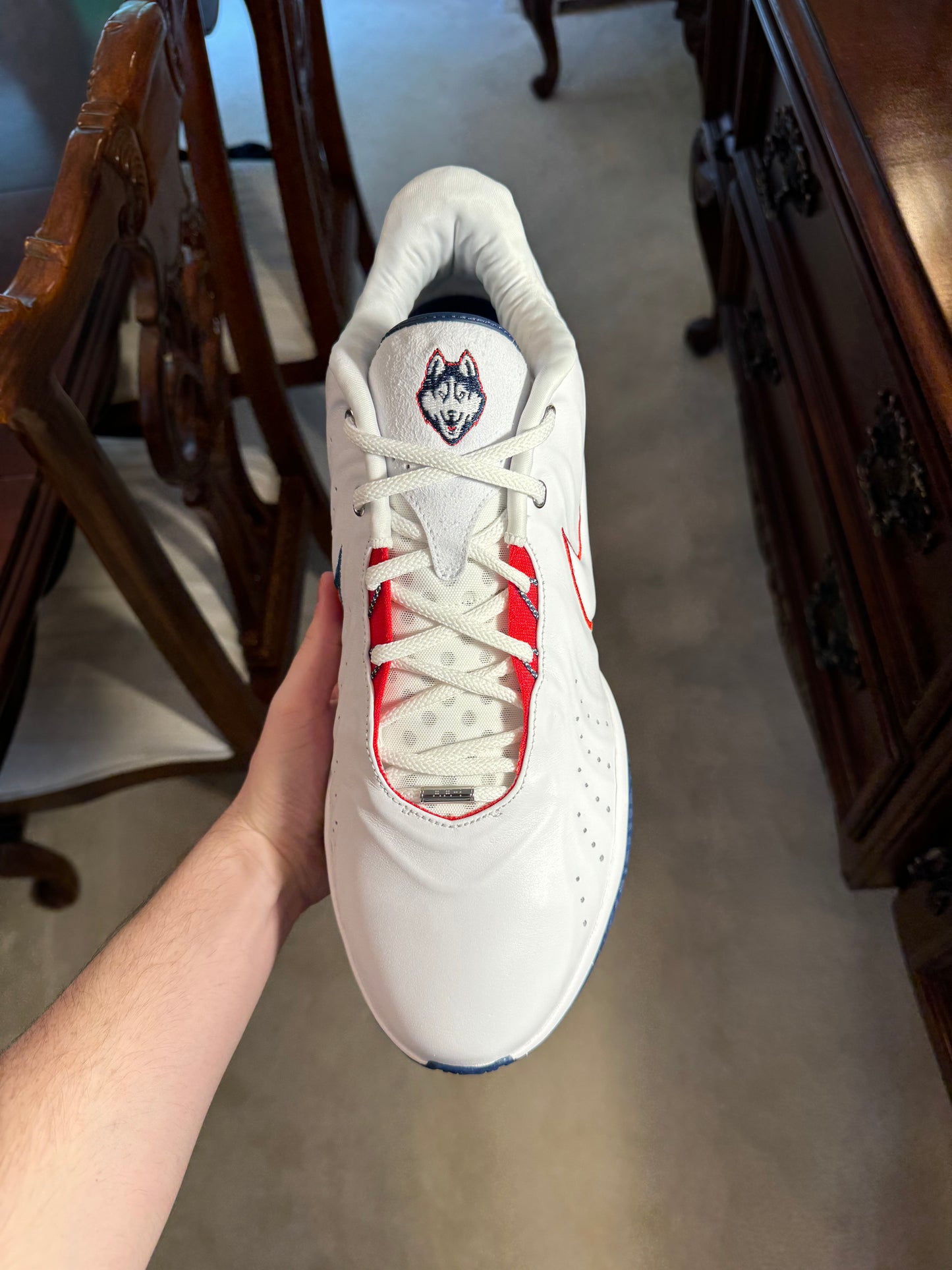 LeBron 21 UConn PE