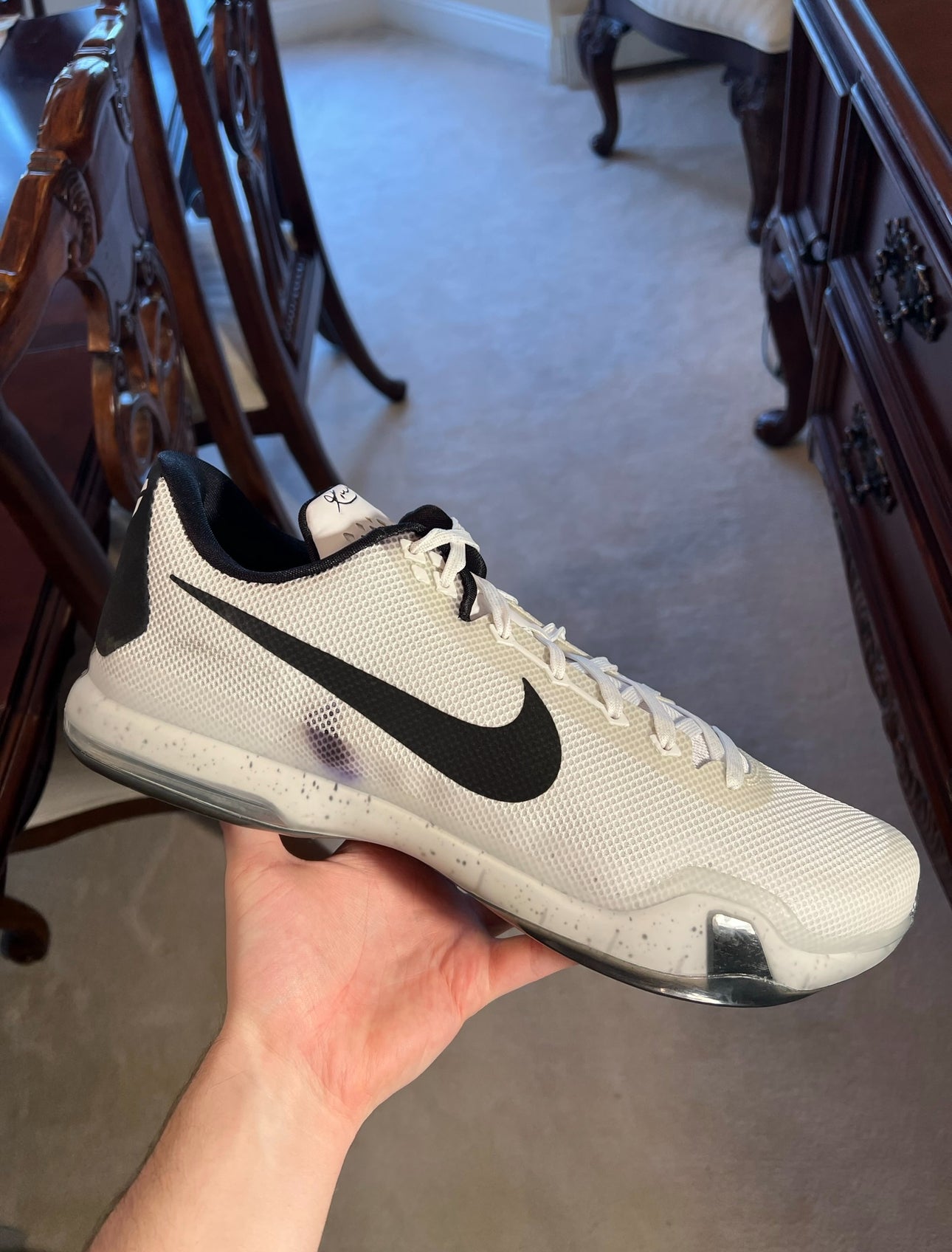 Kobe 10 TB White/Black