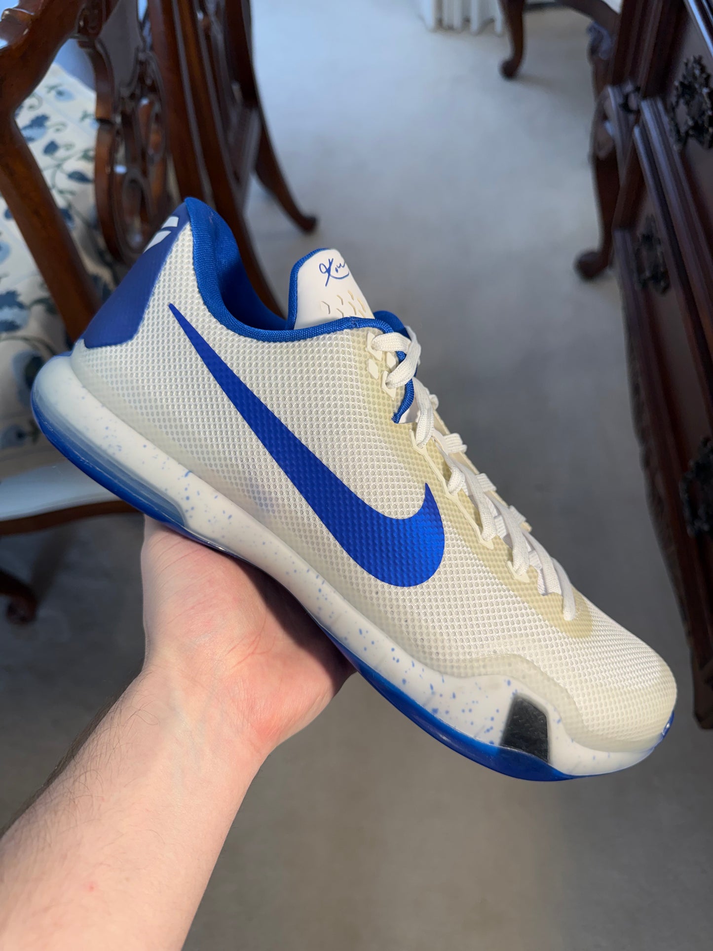 Kobe 10 TB White/Blue