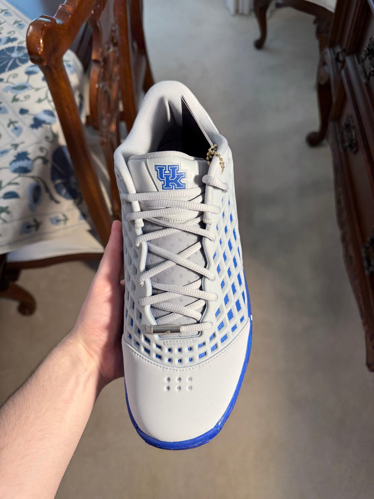 Kobe 3 Protro Low Kentucky PE Gray