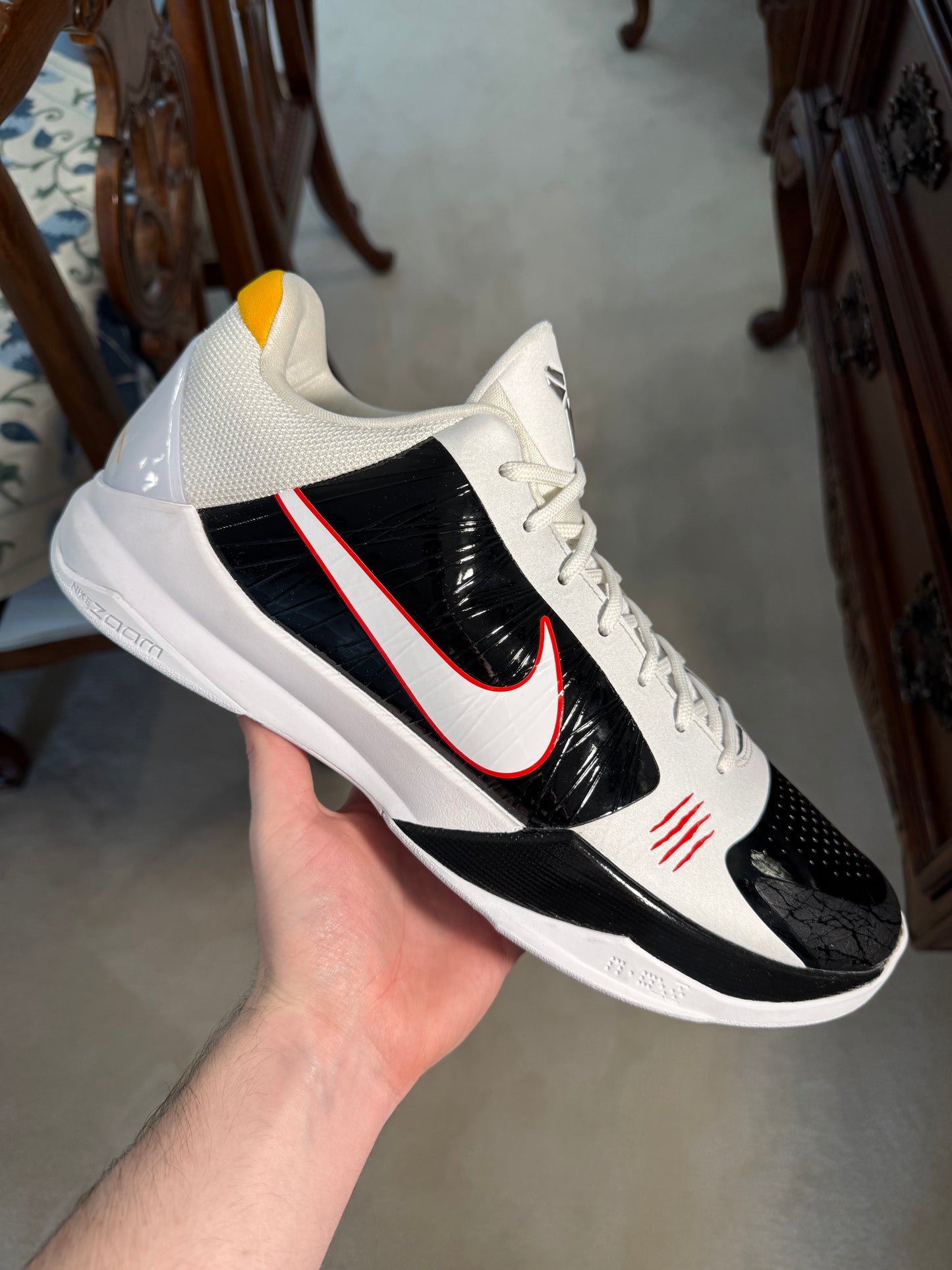Kobe 5 Protro Bruce Lee Alternate