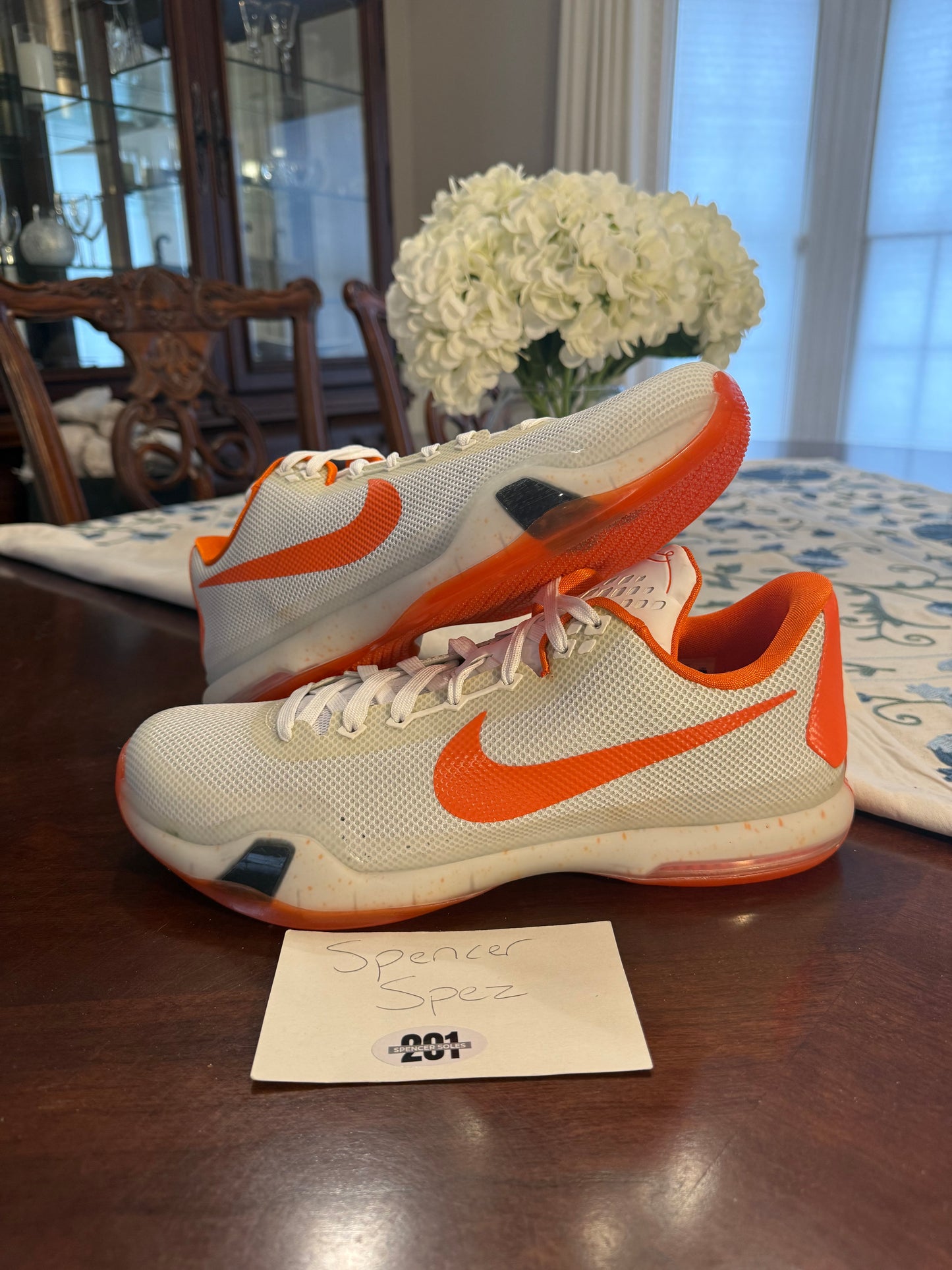 Kobe 10 TB White/Orange