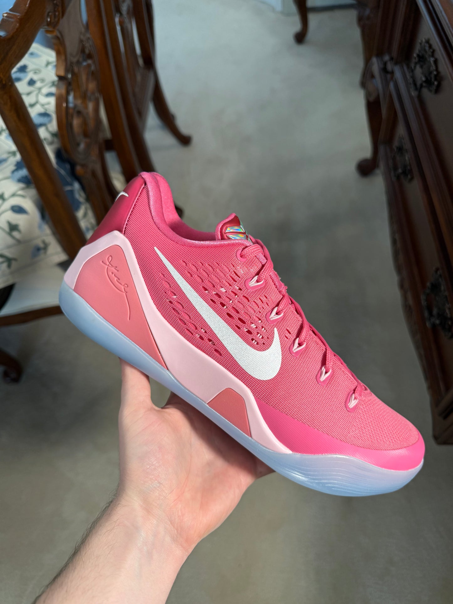 Kobe 9 EM Low Kay Yow Think Pink