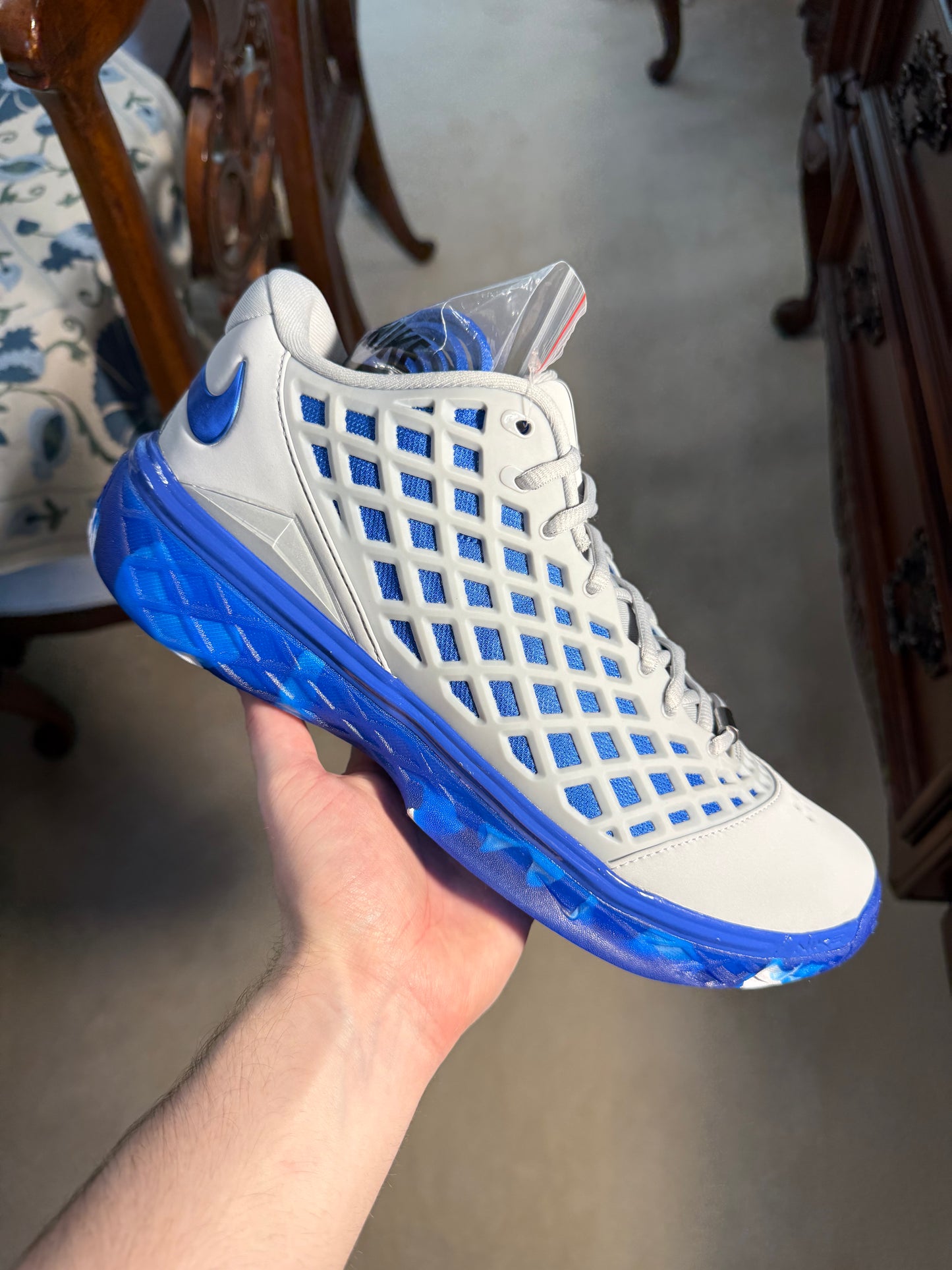 Kobe 3 Protro Low Kentucky PE Gray