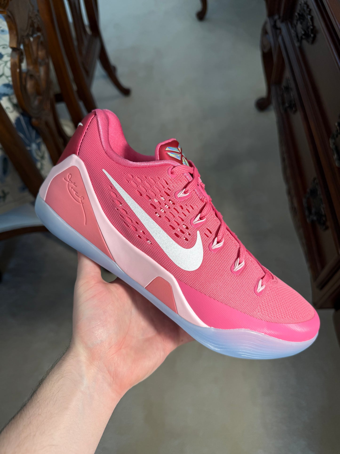 Kobe 9 EM Low Kay Yow Think Pink