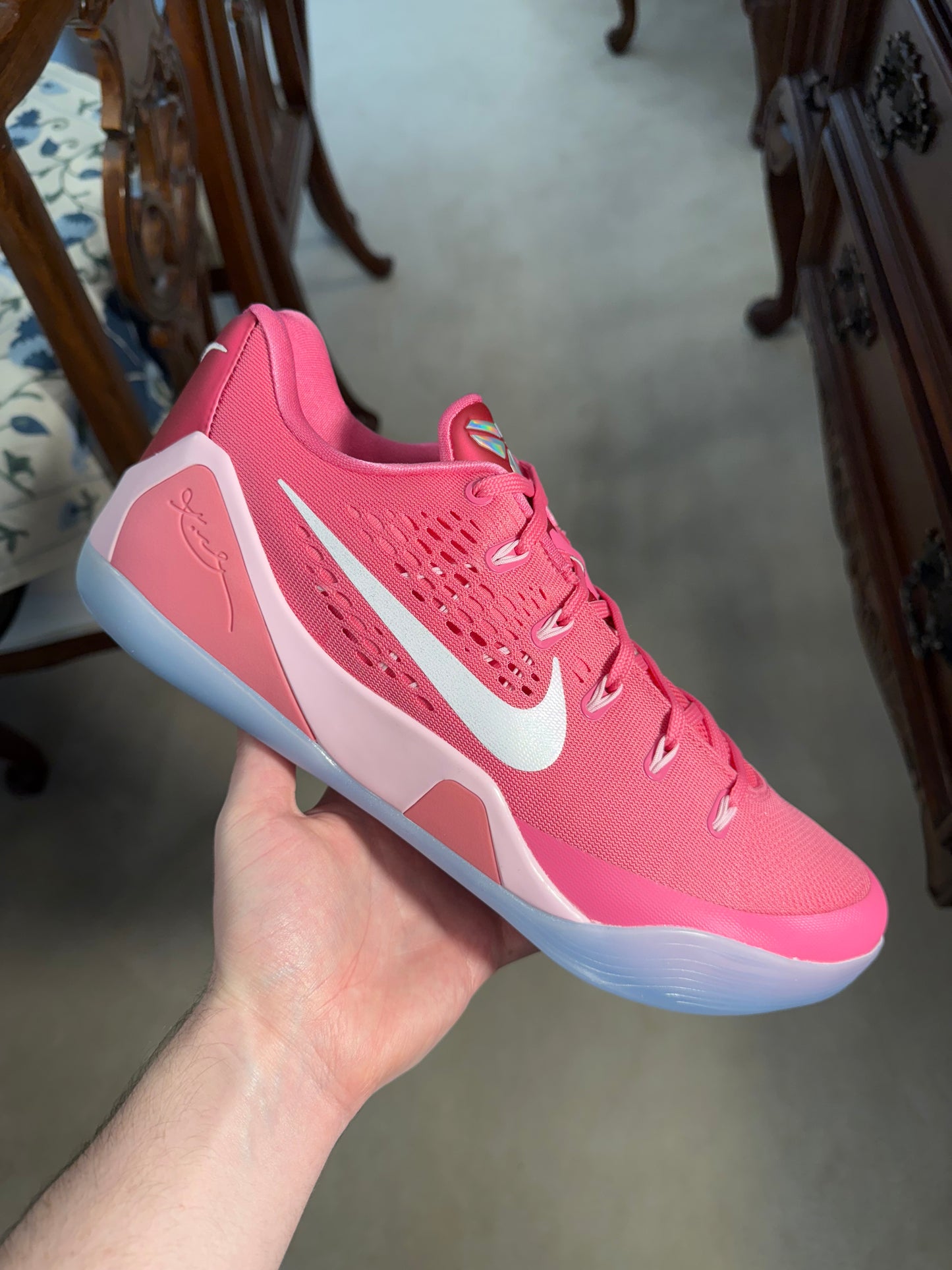Kobe 9 EM Low Kay Yow Think Pink