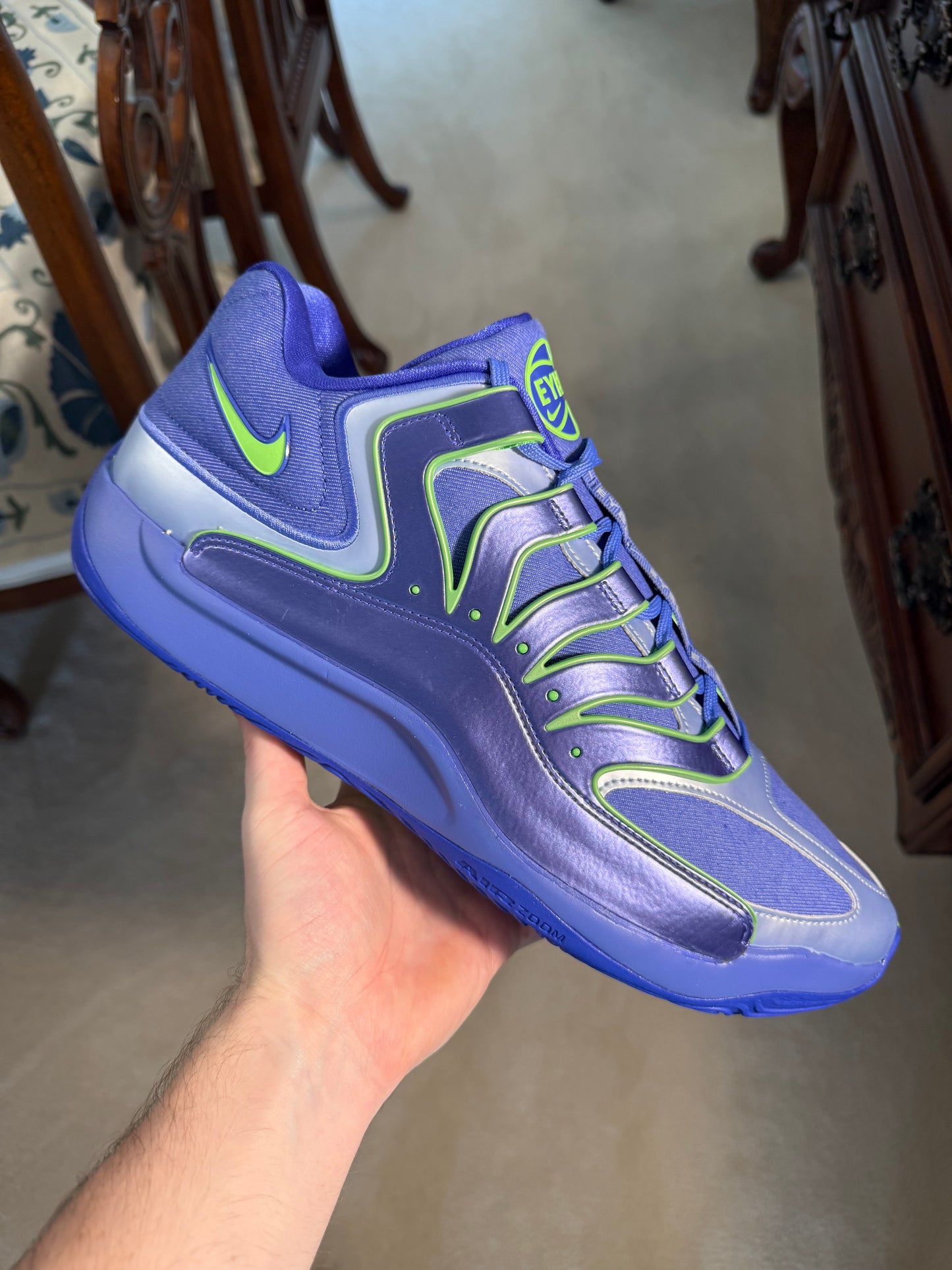 KD 18 EYBL