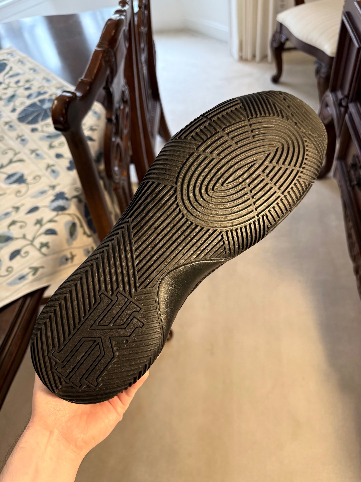 Kyrie 2 Triple Black