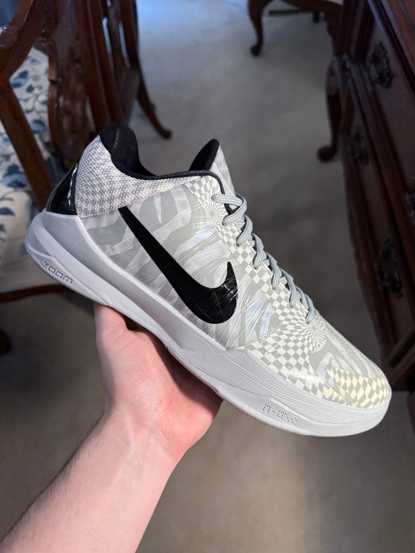 Kobe 5 Protro Derozan Zebra