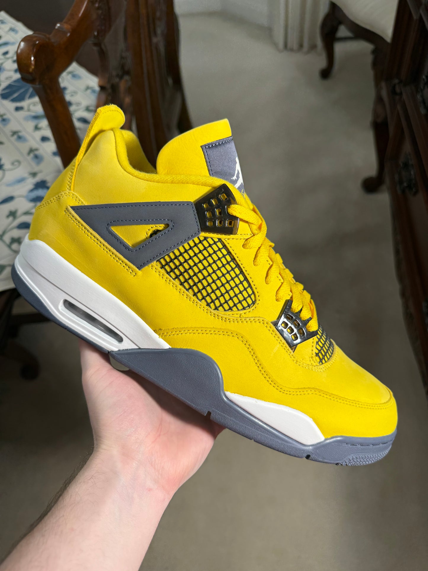 Jordan Retro 4 Lightning 2021