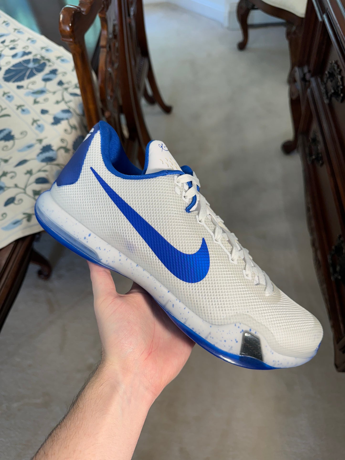 Kobe 10 TB White/Blue