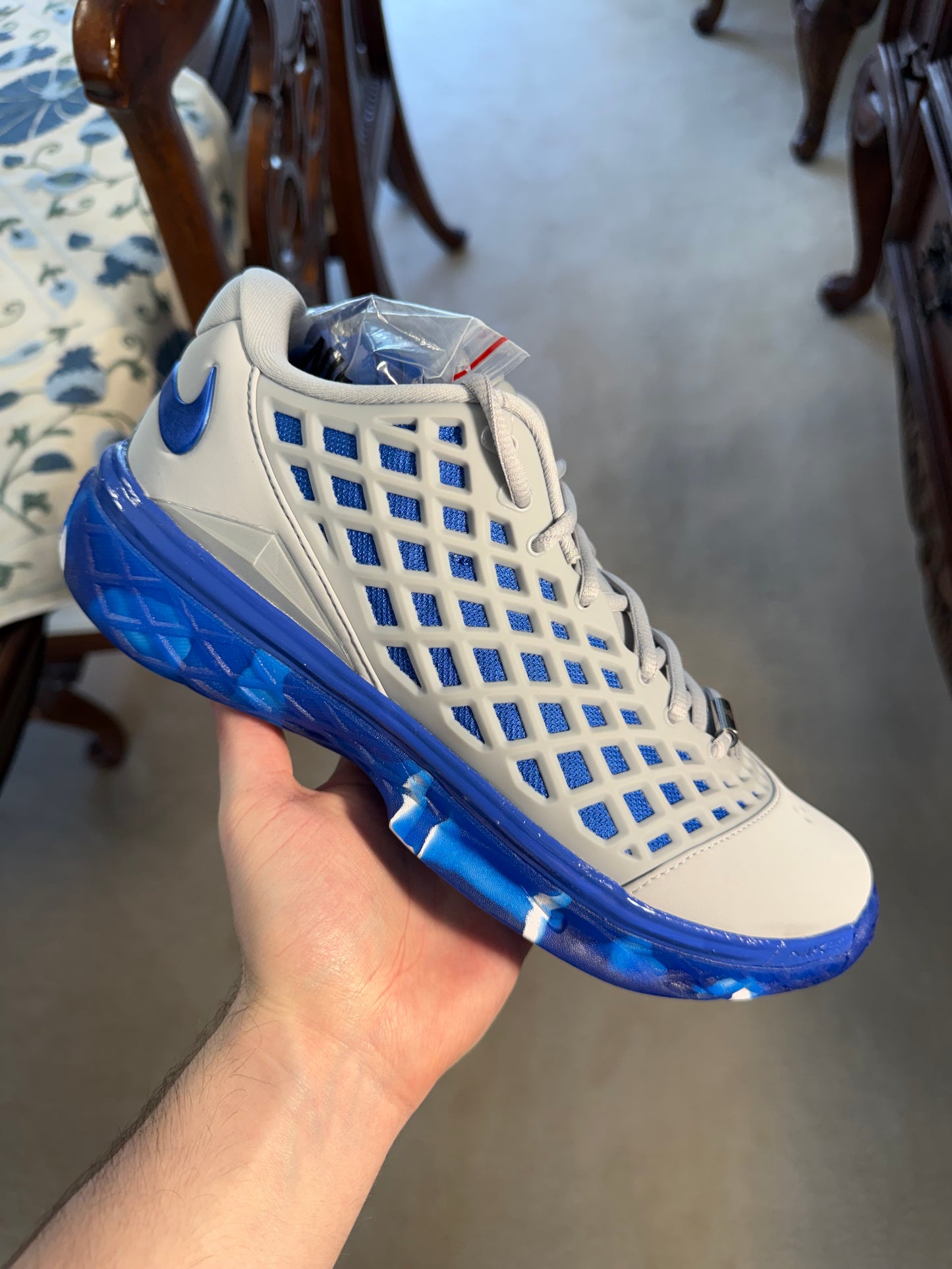 Kobe 3 Protro Low Kentucky PE Gray
