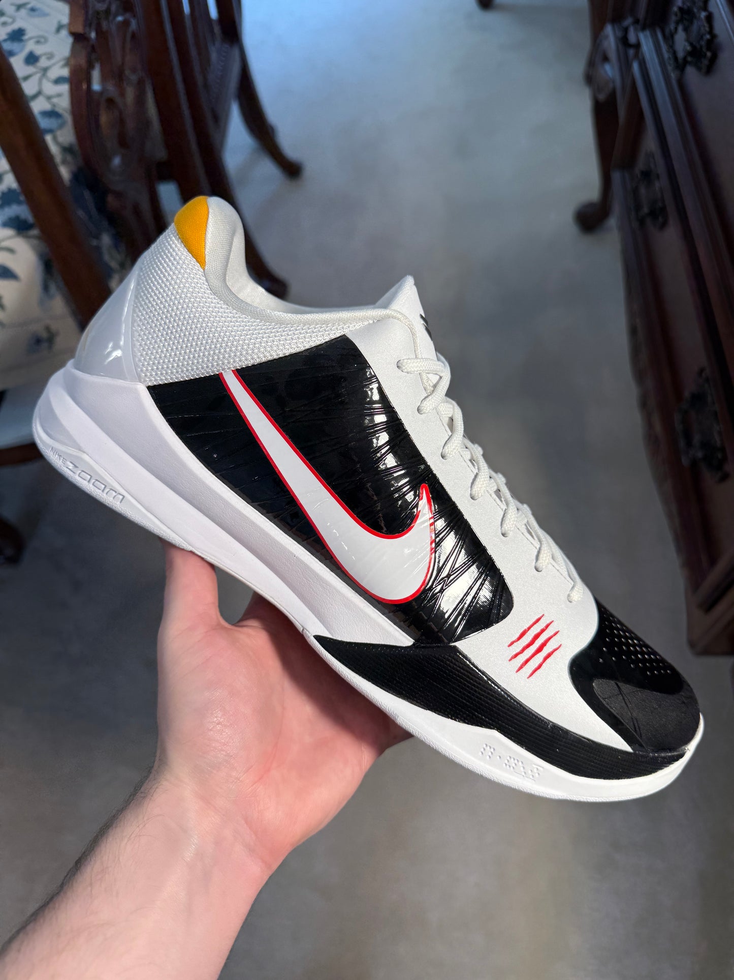 Kobe 5 Protro Bruce Lee Alternate