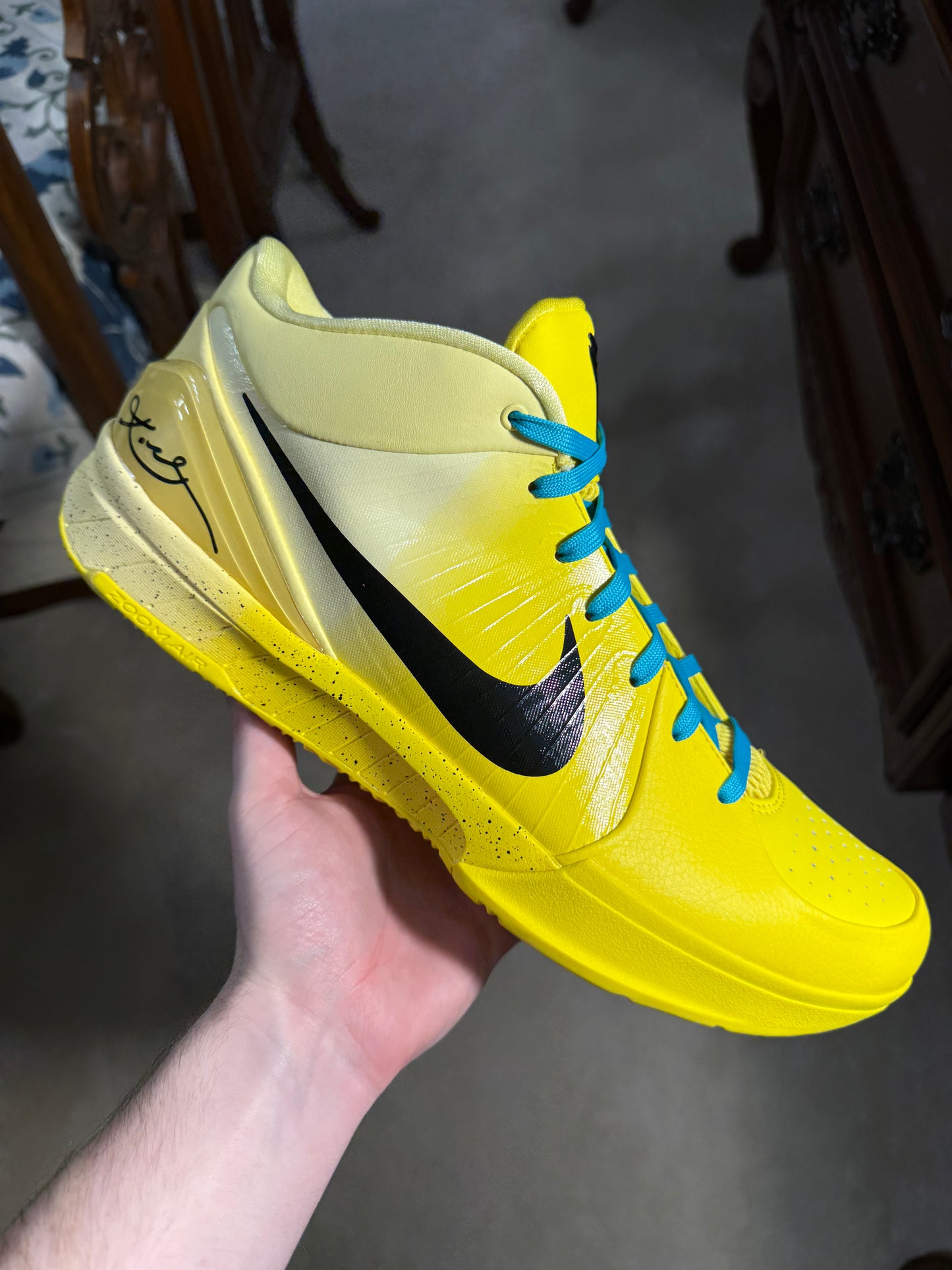 Kobe 4 Protro CHBL