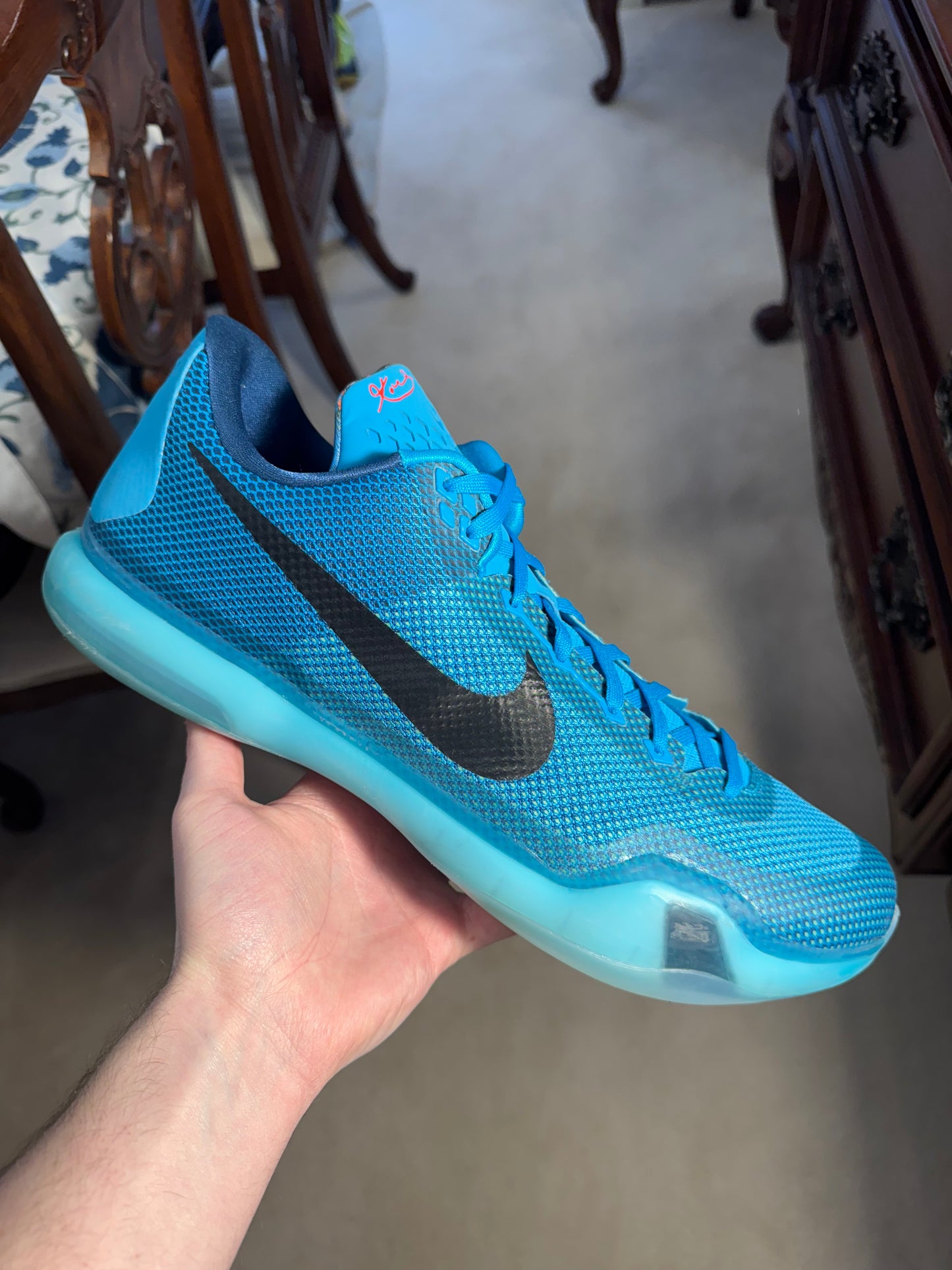 Kobe 10 5am Flight