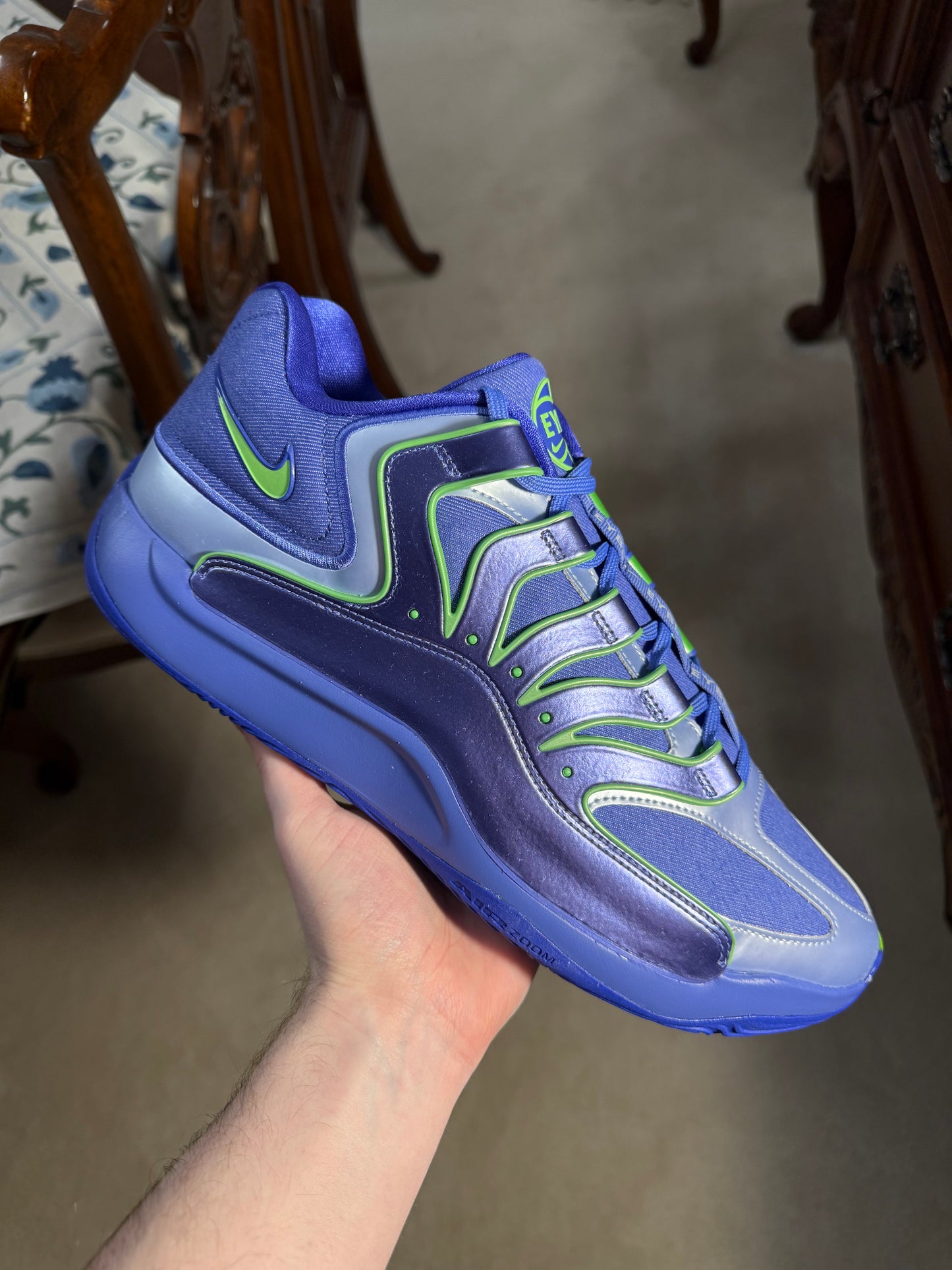 KD 18 EYBL