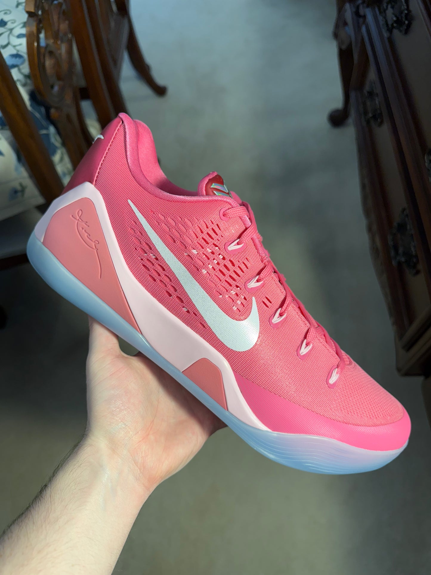 Kobe 9 EM Low Kay Yow Think Pink