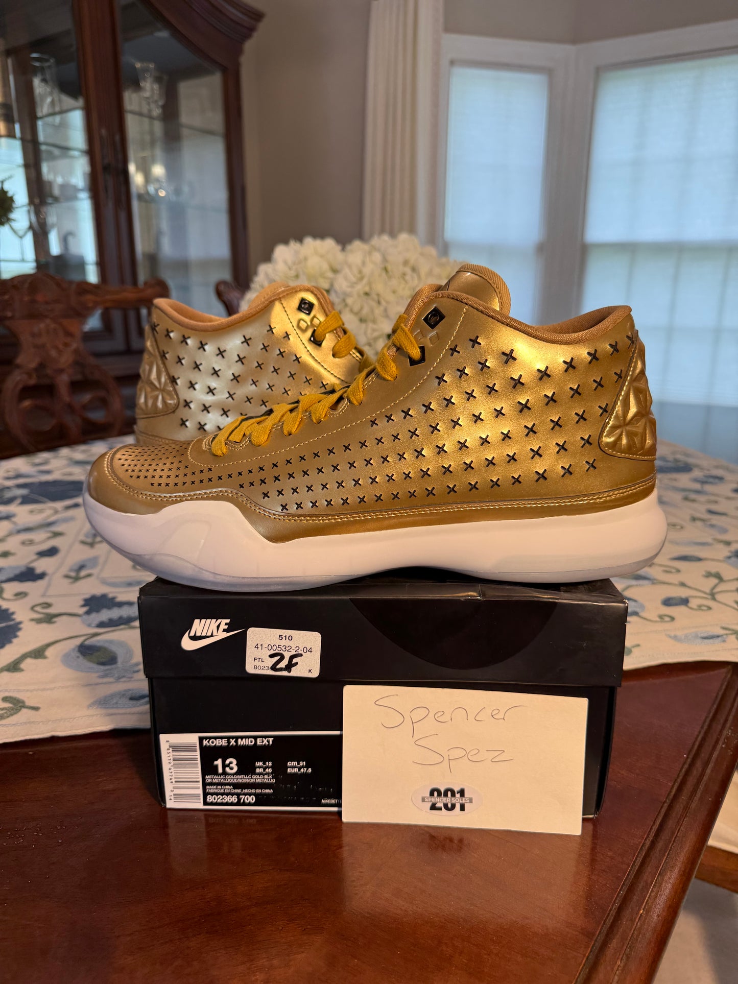 Kobe 10 EXT Liquid Gold
