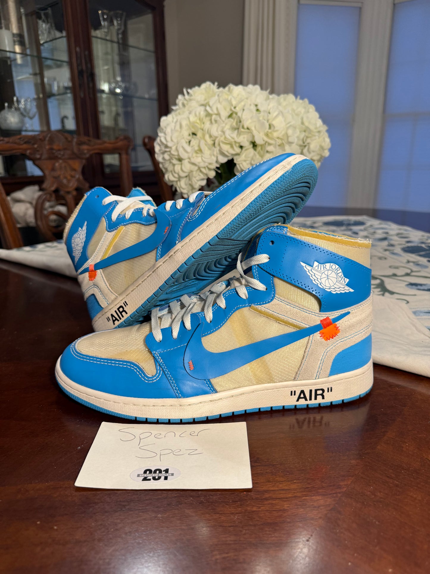 Jordan Retro 1 High Off-White UNC