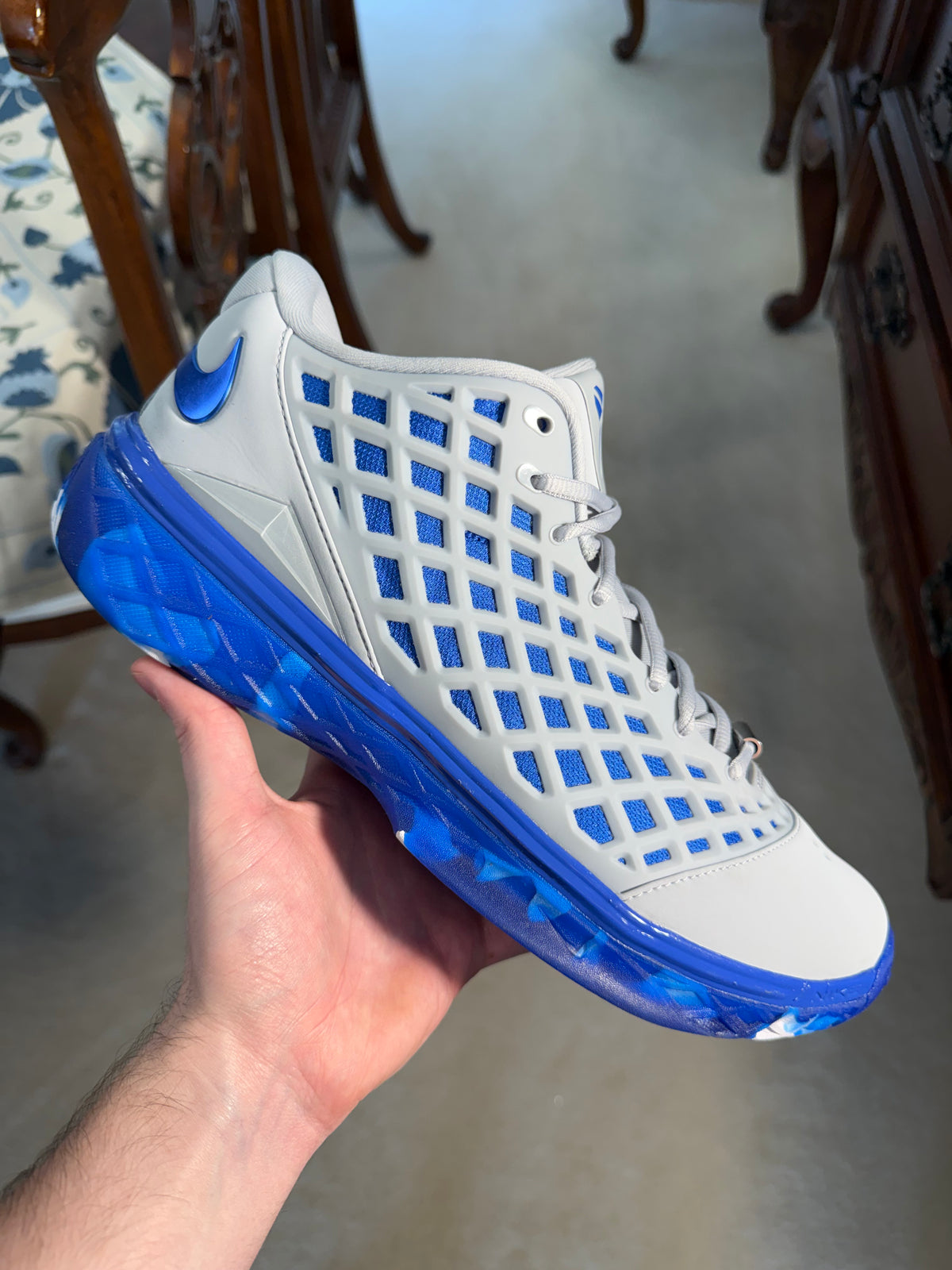 Kobe 3 Protro Low Kentucky PE Gray