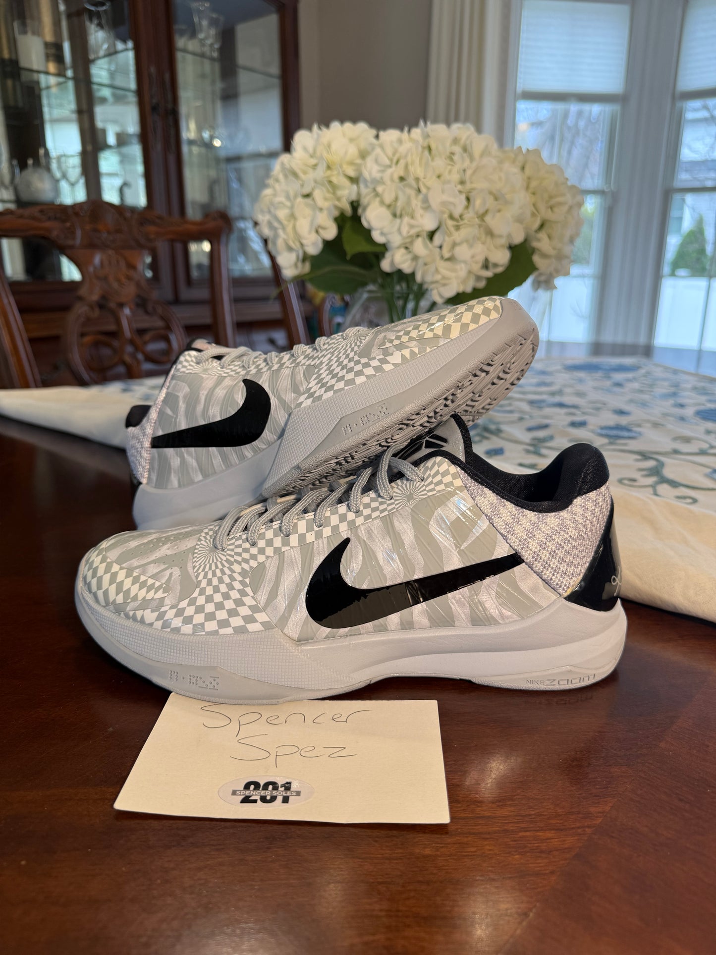 Kobe 5 Protro Derozan Zebra *discoloration*