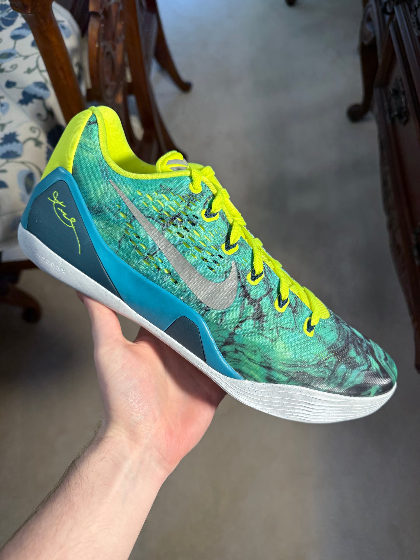 Kobe 9 EM Low Easter