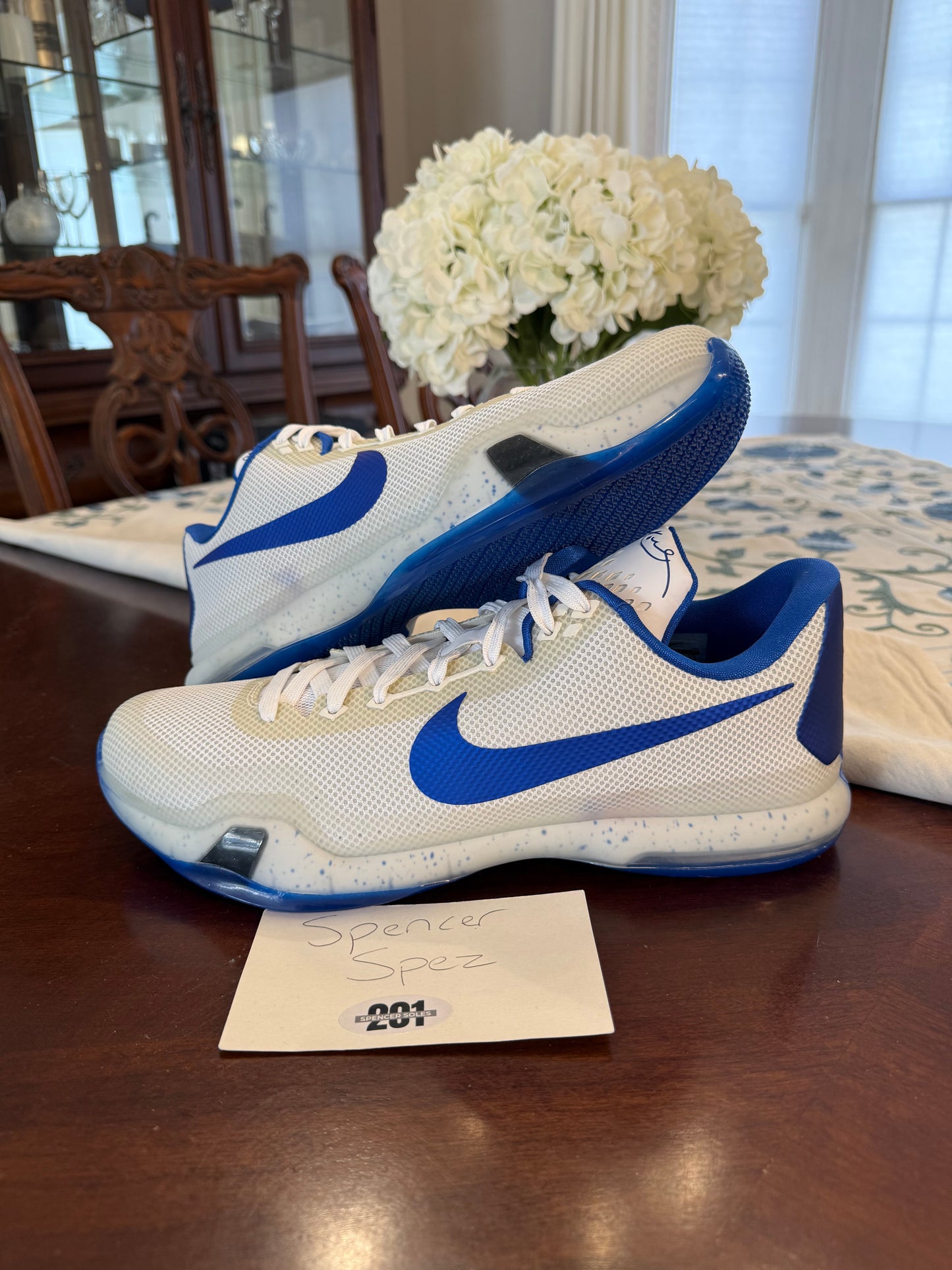 Kobe 10 TB White/Blue